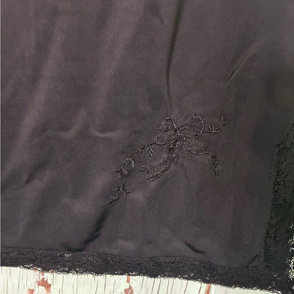 Women’s VTG Kayser sz M black lace trim floral embroidered slip midi skirt - Picture 2 of 7